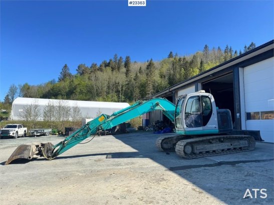 Kobelco SK135SRLC Excavator with grading bucket SK135SRLC Excavator with grading bucket 2003 2 Crawler Excavators image 2