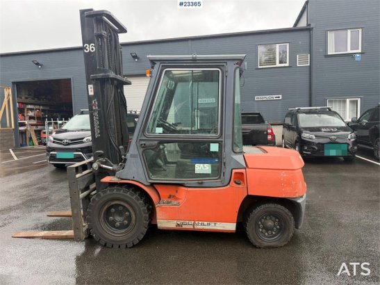 Toyota 02-7FD45 forklift 02-7FD45 forklift 2002 2 Forklift image 2