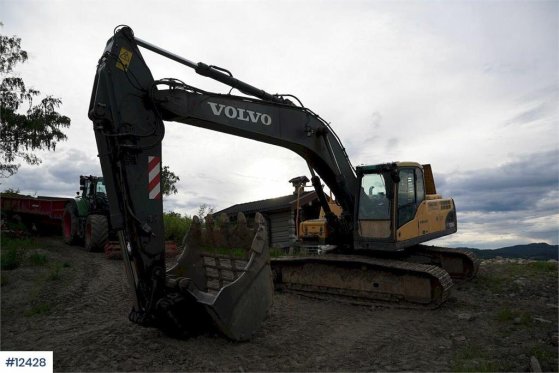 Volvo EC240CL Crawler Excavator with 2 Buckets EC240CL Crawler Excavator with 2 Buckets 2008 2 Crawler Excavators image 47