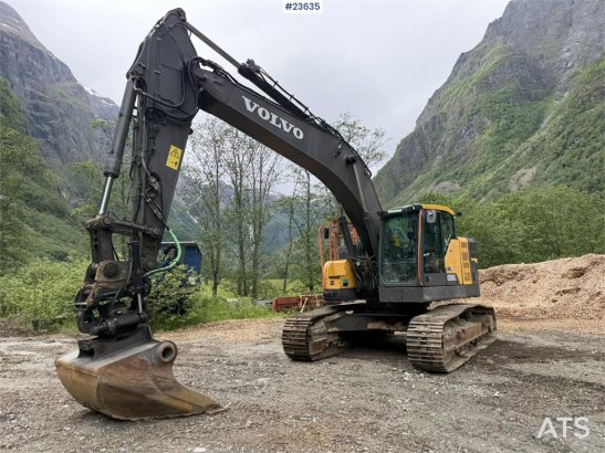 Volvo ECR355EL excavator with bucket, rototilt, and GPS ECR355EL excavator with bucket, rototilt, and GPS 2018 2 Crawler E...