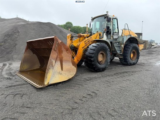 Liebherr L580 wheel loader with a gravel bucket, tooth buck L580 wheel loader with a gravel bucket, tooth buck 2006 2 Whee...