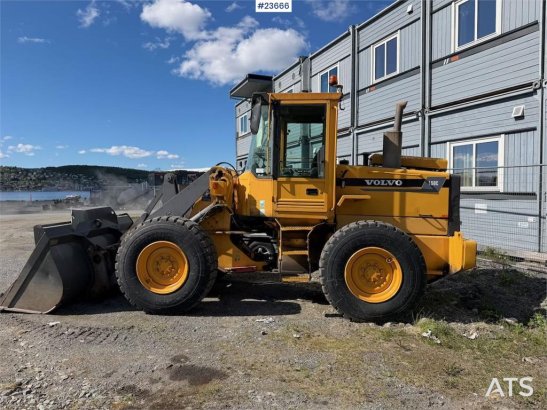 Volvo L50C wheel loader with bucket, good tires and over L50C wheel loader with bucket, good tires and over 1997 2 Wheel L...