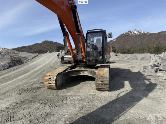 Hitachi ZX350LC-5B excavator with a tooth bucket ZX350LC-5B excavator with a tooth bucket 2013 2 Crawler Excavators image 17