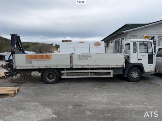 Volvo FL6 crane truck w/ 2000 HIAB 045 crane and two set FL6 crane truck w/ 2000 HIAB 045 crane and two set 1994 2 Crane t...