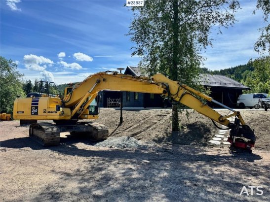 Komatsu PC210LC Excavator with 2020 Rototilt and 2 Buckets PC210LC Excavator with 2020 Rototilt and 2 Buckets 2016 2 Crawl...