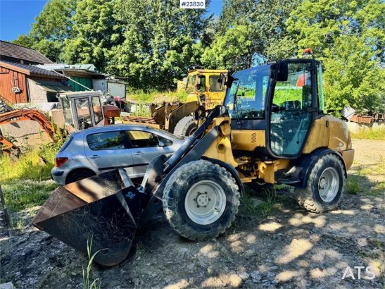 Volvo L25B Wheel Loader with Bucket and Pallet Forks L25B Wheel Loader with Bucket and Pallet Forks 2007 2 Wheel Loaders i...
