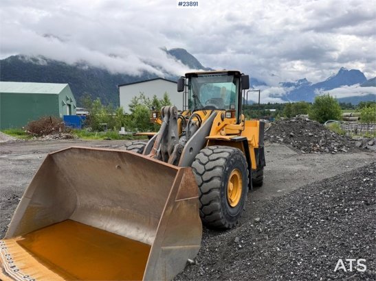 Volvo L180F Wheel loader with bucket L180F Wheel loader with bucket 2008 2 Wheel Loaders image 2