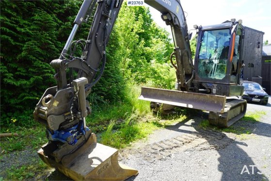 Volvo ECR58F with tilt and two buckets. Only 3,035 hours ECR58F with tilt and two buckets. Only 3,035 hours 2021 2 image 32