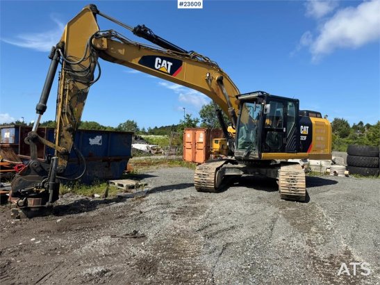 CAT 323FL with tilt and digging bucket 36 2018 2 Crawler Excavators image 2
