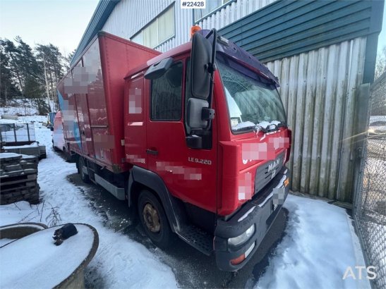 MAN LE 9.220 Box Truck – Low Mileage LE 9.220 Box Truck – Low Mileage 2003 2 image 2