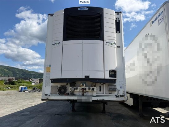 Schmitz Cargobull with refrigeration/freezing unit Schmitz Cargobull with refrigeration/freezing unit 2015 2 image 17