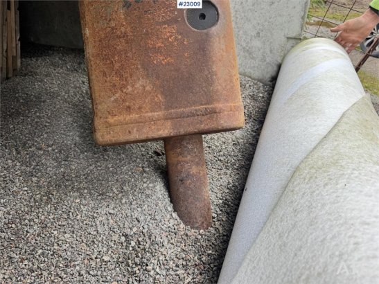 Soosan hydraulic breaker with S60 attachment. Soosan hydraulic breaker with S60 attachment. 2 image 36