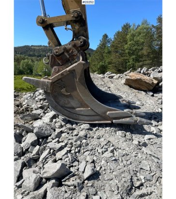 Klepp tooth bucket with S70 attachment and 1500 liters KLEPP tooth bucket with S70 attachment and 1500 liters 2 image 12