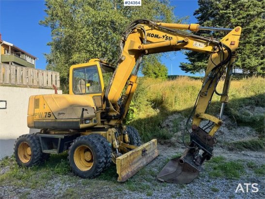 Komatsu PW75 Wheeled Excavator w/ Tilting Grading Bucket – 915 1998 2 Wheeled Excavators image 17