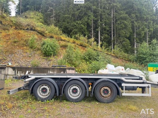 Istrail Hooklift Trailer with Tipping Function Istrail Hooklift Trailer with Tipping Function 2021 2 image 32