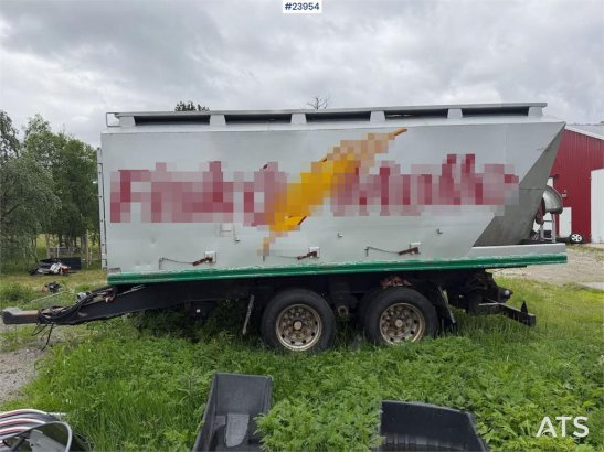 Trailer-Bygg TB 20 tipper trailer. Repair project. TRAILER-BYGG TB 20 tipper trailer. Repair project. 1987 2 Dump trailers...