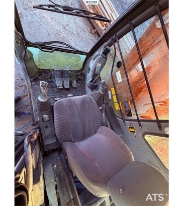 Hitachi ZX225USR – 2004-modell – Rototilt – 4 skuffer – I ZX225USR – 2004-modell – Rototilt – 4 skuffer – I 2004 2 Crawler...