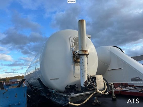Spitzer silo trailer, 3-axle bulk trailer. SPITZER silo trailer, 3-axle bulk trailer. 1996 2 image 18