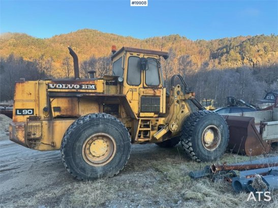 Volvo L90 Wheel Loader w/ Bucket L90 Wheel Loader w/ Bucket 1987 2 Wheel Loaders image 3
