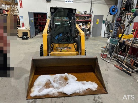 Mustang 220R compact loader w/leveling bucket and pallet f Mustang 220R compact loader w/leveling bucket and pallet f 2016...