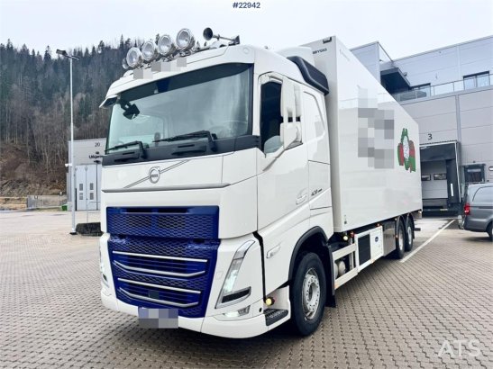 Volvo FH420 6x2 box truck with fridge/freezer unit – Bus 590 2021 2 image 3