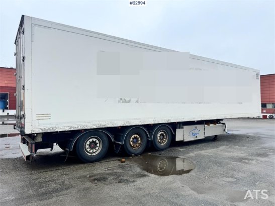 Ekeri box semi-trailer with refrigeration/freezer unit. Ekeri box semi-trailer with refrigeration/freezer unit. 2013 2 Box...