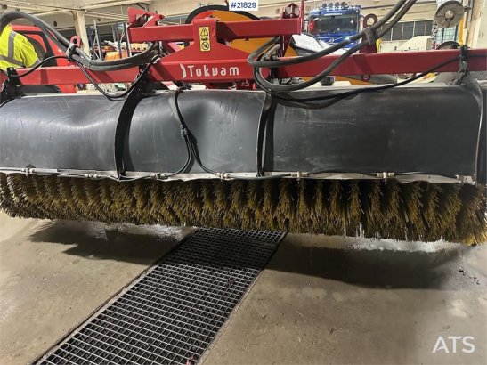 Tokvam FK broom with wheel loader attachment or tractor a Tokvam FK broom with wheel loader attachment or tractor a 2 imag...