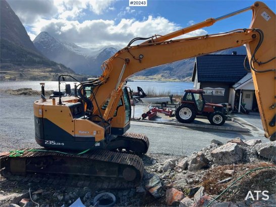 Hyundai Robex 235 LCR-9 w/ Excavator bucket and gps Robex 235 LCR-9 w/ Excavator bucket and gps 2012 2 Crawler Excavators ...