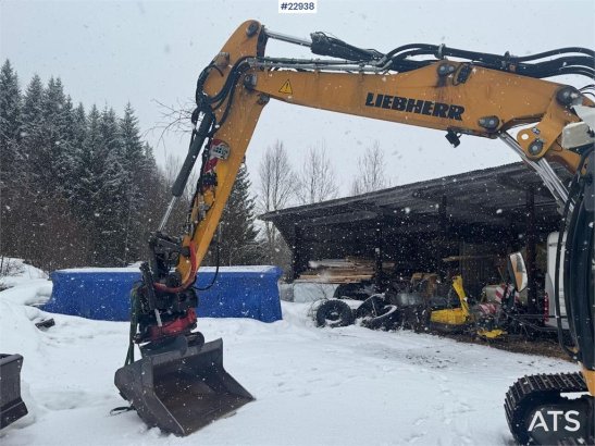 Liebherr R914 Compact crawler excavator with VA boom, 2 buc R914 Compact crawler excavator with VA boom, 2 buc 2018 2 Craw...