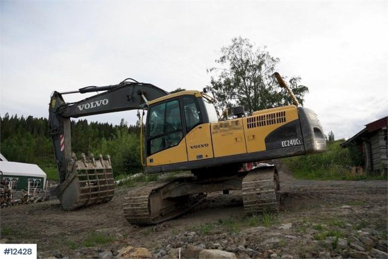 Volvo EC240CL Crawler Excavator with 2 Buckets EC240CL Crawler Excavator with 2 Buckets 2008 2 Crawler Excavators image 33
