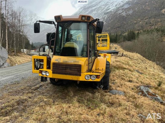 Hydrema 912B w/ 2007 Essverk Platform 912 lift with basket Hydrema 912B w/ 2007 Essverk Platform 912 lift with basket 2003...