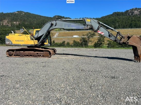 Volvo EC240 nlc Excavator w/ bucket WATCH VIDEO EC240 nlc Excavator w/ bucket WATCH VIDEO 2005 2 Crawler Excavators image 9