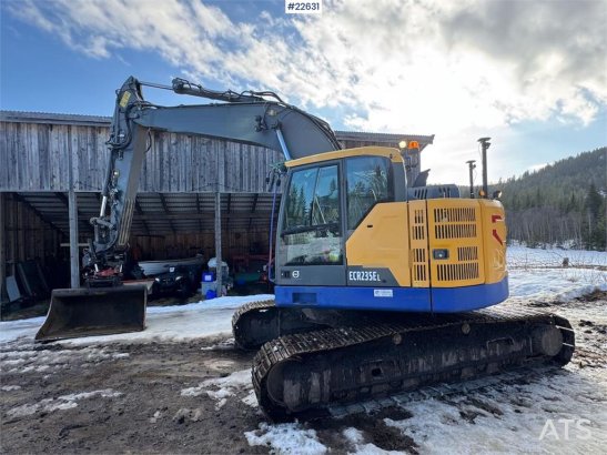 Volvo ECR235EL Tracked excavator w/ Cleaning bucket, til ECR235EL Tracked excavator w/ Cleaning bucket, til 2016 2 Crawler...