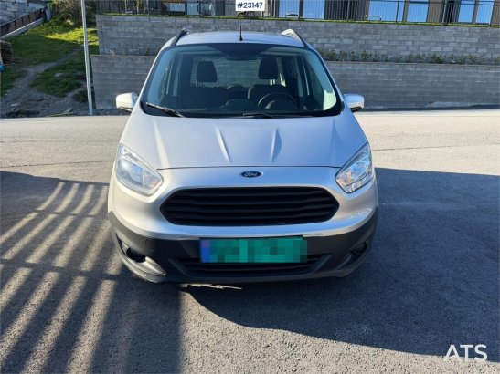 Ford Transit Courier with roof rails, chains, summer/wi Transit Courier with roof rails, chains, summer/wi 2018 2 Small Va...