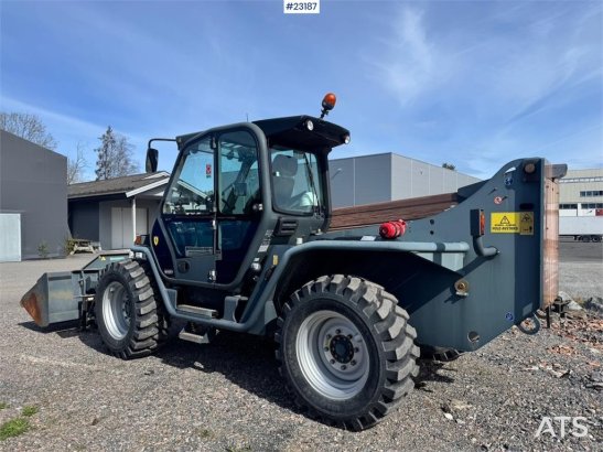 Merlo P40.17 telehandler w/ bucket – pallet forks – jib P40.17 telehandler w/ bucket – pallet forks – jib 2014 2 Wheel Loa...