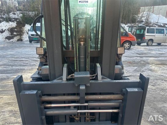 Doosan D55C-5 forklift 5.5 tons w/ 4.5 meter lift height Doosan D55C-5 forklift 5.5 tons w/ 4.5 meter lift height 2011 2 F...