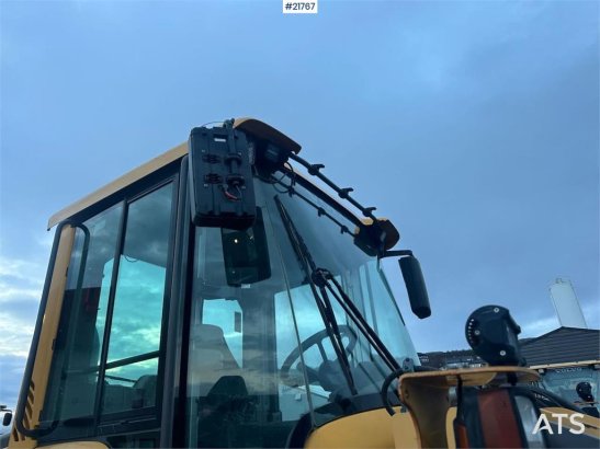Volvo L90F wheel loader w/ Volvo gravel bucket. WATCH VI 10140 2011 2 Wheel Loaders image 3