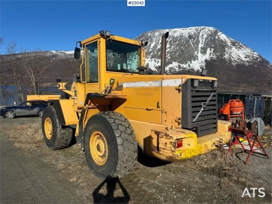 Volvo L90D wheel loader w/ LED lights, folding wing setu L90D wheel loader w/ LED lights, folding wing setu 2002 2 Wheel L...
