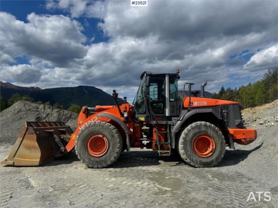 Hitachi ZW220 Wheel Loader w/Bucket – Rebuilt Engine WATCH 884 2012 2 Wheel Loaders image 3