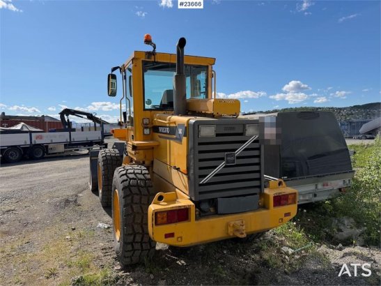 Volvo L50C wheel loader with bucket, good tires and over L50C wheel loader with bucket, good tires and over 1997 2 Wheel L...
