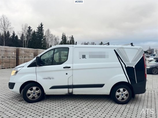 Ford Transit 4x2 Van with 2 Sets of Tires Transit 4x2 Van with 2 Sets of Tires 2016 2 Small Vans image 123