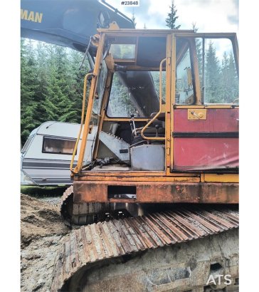 Åkerman H10 Excavator with Digging Bucket H10 Excavator with Digging Bucket 1983 2 Crawler Excavators image 3
