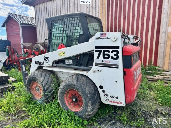 Bobcat 763 Skid-Steer Loader with Bucket, Grapple and Pal 763 Skid-Steer Loader with Bucket, Grapple and Pal 2003 2 image 3