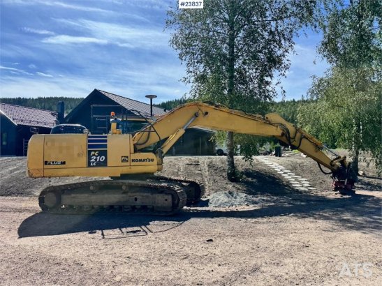 Komatsu PC210LC Excavator with 2020 Rototilt and 2 Buckets PC210LC Excavator with 2020 Rototilt and 2 Buckets 2016 2 Crawl...