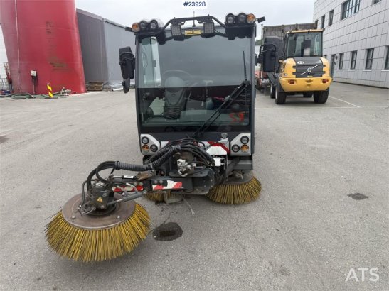 Boschung s3 street sweeper Boschung s3 street sweeper 2019 2 image 3