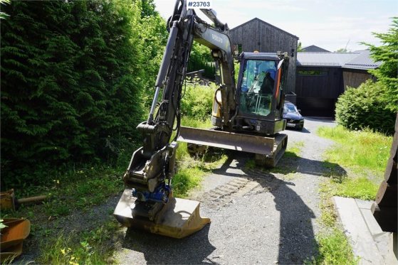 Volvo ECR58F with tilt and two buckets. Only 3,035 hours ECR58F with tilt and two buckets. Only 3,035 hours 2021 2 image 33