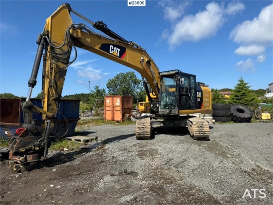 CAT 323FL with tilt and digging bucket 36 2018 2 Crawler Excavators image 3