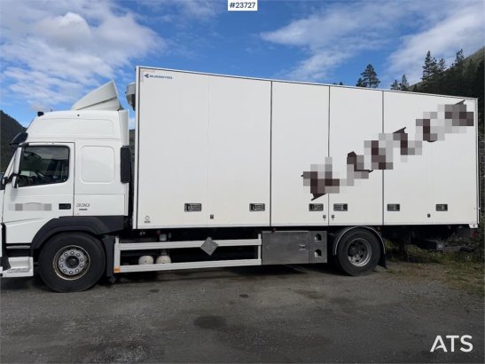 Volvo FM330 4x2 box truck with full side opening and Zep FM330 4x2 box truck with full side opening and Zep 2019 2 image 3