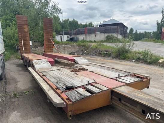 Broshuis Machine Semi-Trailer – with hydraulic loading ramp Broshuis Machine Semi-Trailer – with hydraulic loading ramp 20...
