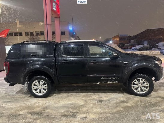 Ford Ranger w/ two sets of tires and defective 4 wheel Ranger w/ two sets of tires and defective 4 wheel 2014 2 Small Vans...